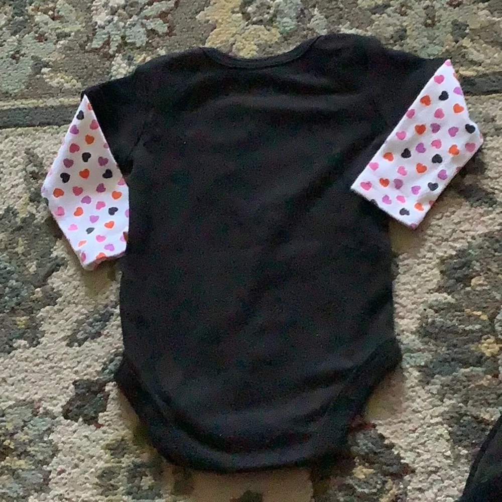 Costume Halloween onesie 3 to 6 months ghost on the front pink polkadott…